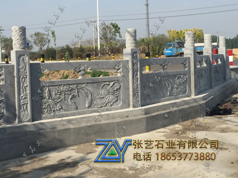雪花白欄桿護(hù)欄